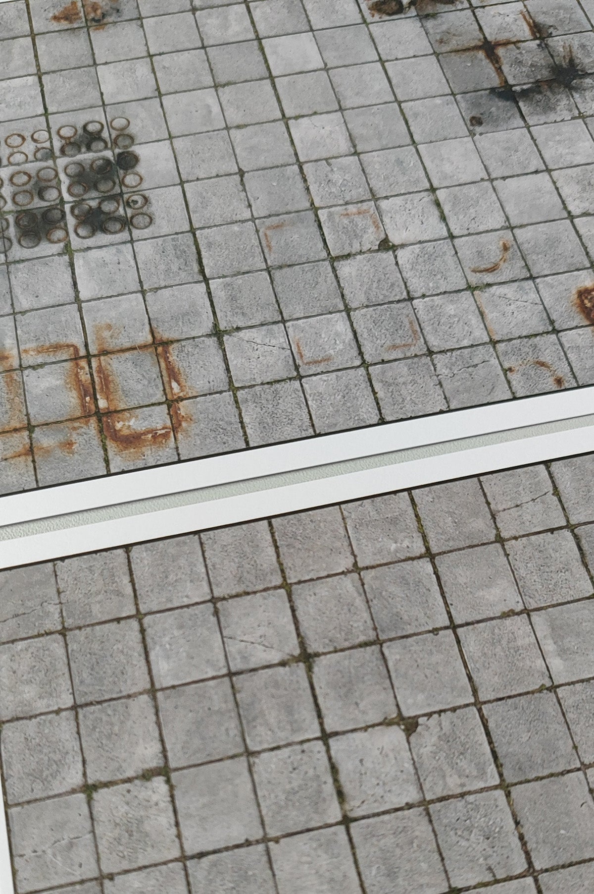 2er Set Dekorbögen stark gealterter Betonplattenboden für Gewerbegelände in Spur N
