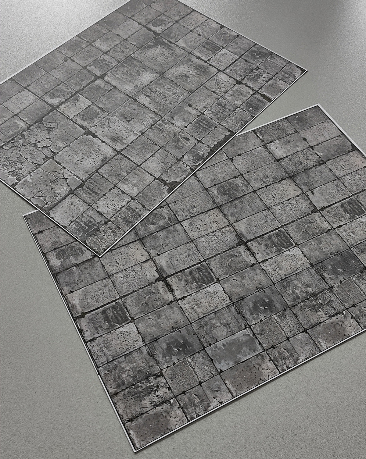 2er Set Dekorbögen verwitterter Betonplattenboden in Spur H0 | DB00000072