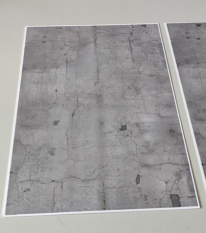 2er Set Dekorbögen heller Asphalt mit Rissen und Flickstellen in Spur H0