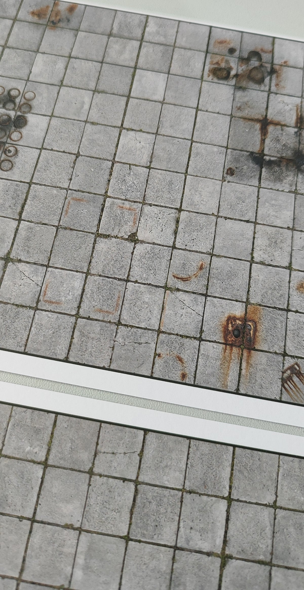 2er Set Dekorbögen stark gealterter Betonplattenboden für Gewerbegelände in Spur N