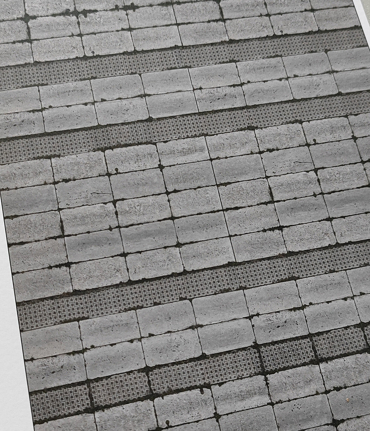 2er Set Dekorbögen Betonplattenweg ehemalige DDR in Spur H0 | DB00000071