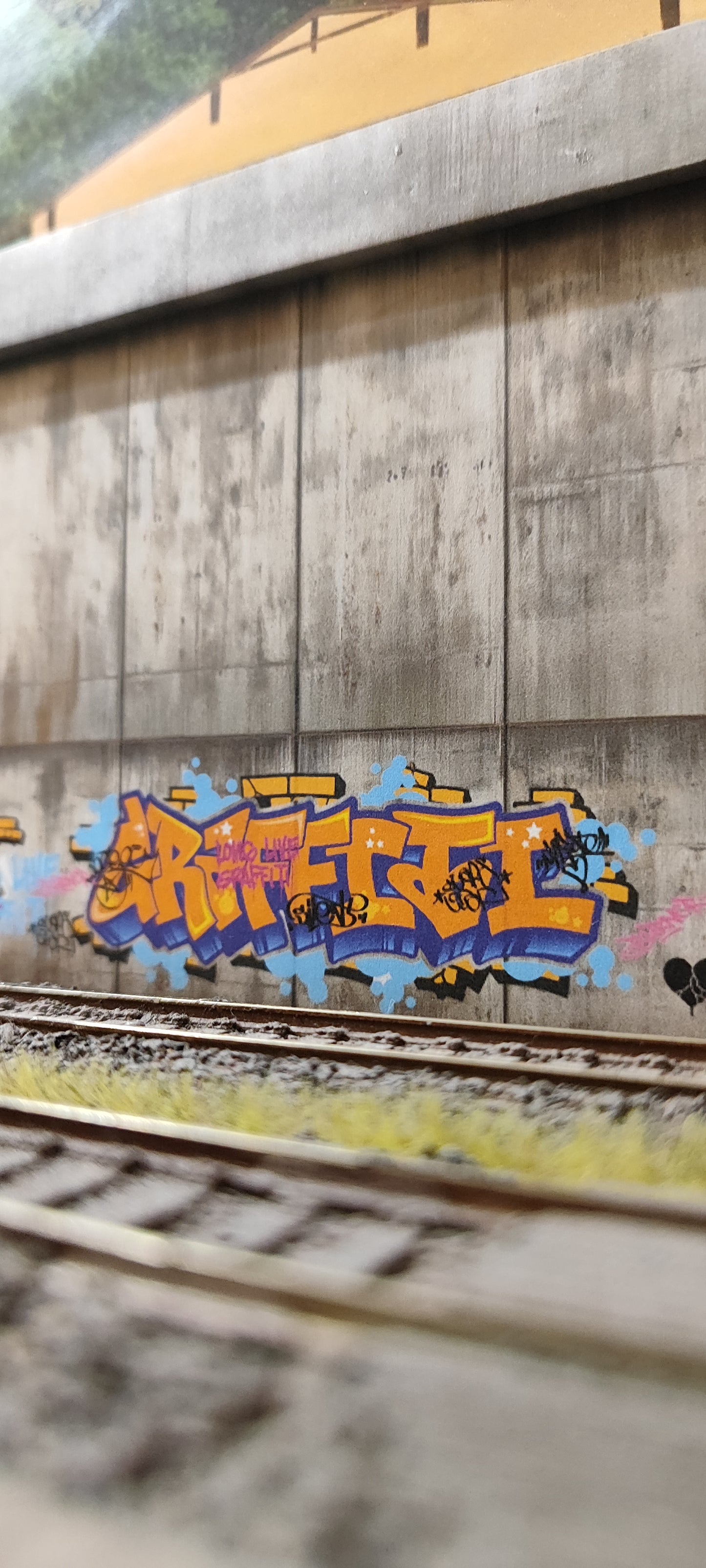Dekorbögen Betonwand mit Graffitis Spur H0 für Rampen und Wände | DB00000060