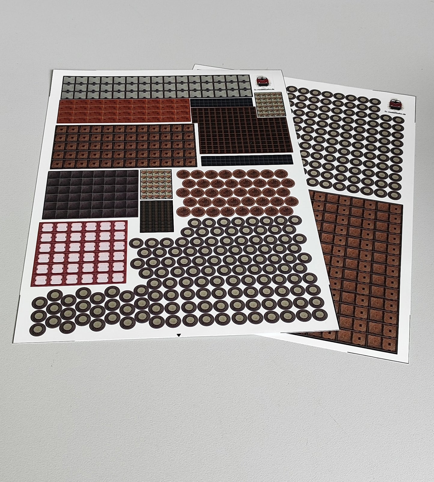 Schachtabdeckungen Kanaldeckel Gullis Set in 1:87 Spur H0 selbstklebend im Set | MZ00000035