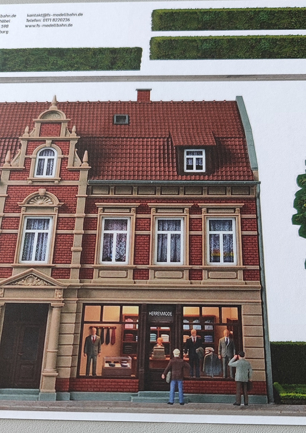 Modellbahnhintergrund Modegeschäft in zweigeschossigem Gründerzeitbau mit kleinem Park 1zu87 H0 1zu87 KM00000084