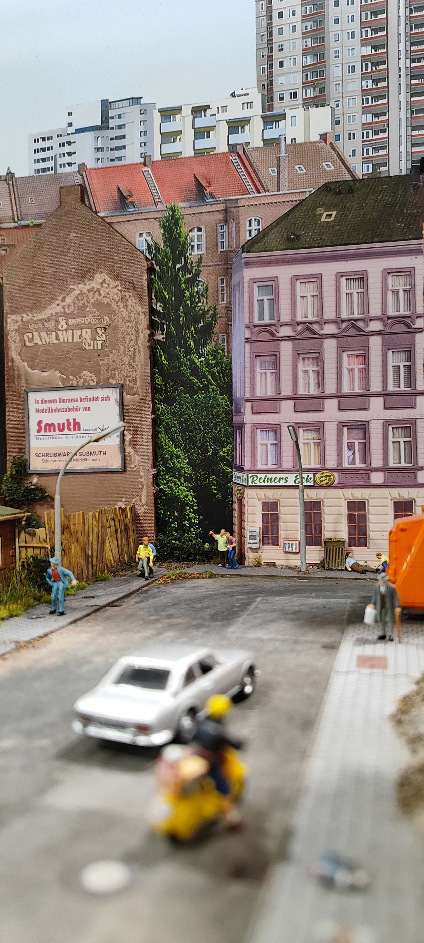 Modellbahnhintergrund Altbauten Fassaden Modul Gebäudeecke links Spur H0 1zu87 | KM00000012