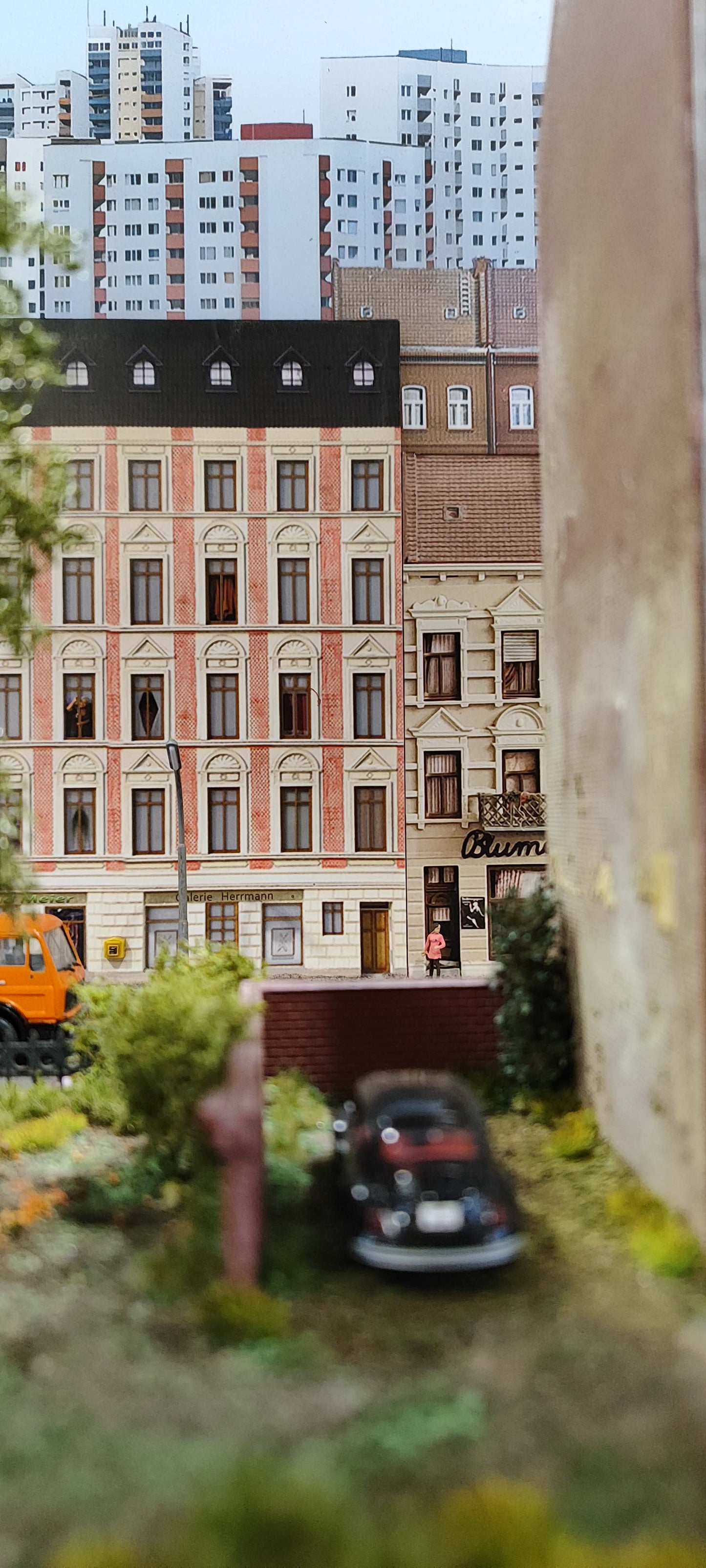 Modellbahnhintergrund Altbauten Fassaden Modul Gebäudeecke links Spur H0 1zu87 | KM00000012