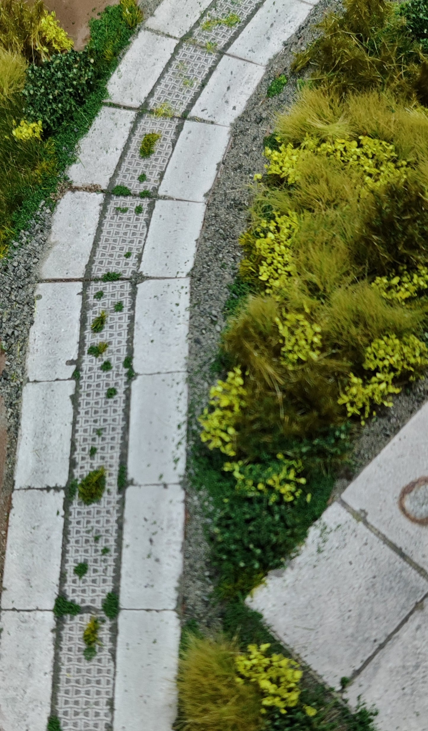 2er Set Dekorbögen Betonplattenweg ehemalige DDR in Spur H0 | DB00000071